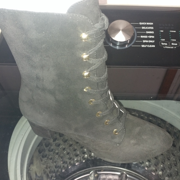 NWT STUARTWEIZMAN GRANNY BOOT - Picture 4 of 7